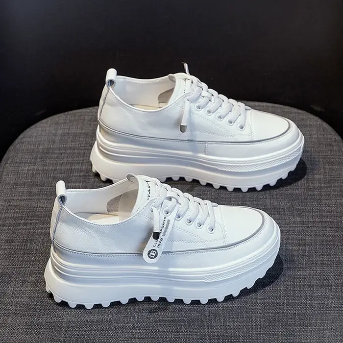 Chaussures blanches en cuir véritable