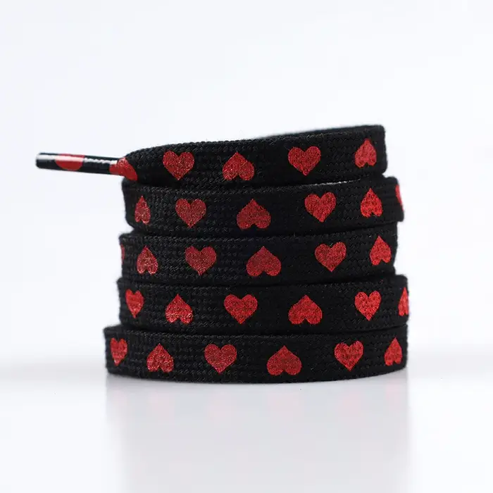 Nouveaux lacets plats coeur d'amour pour les baskets pour femmes et hommes adaptés aux