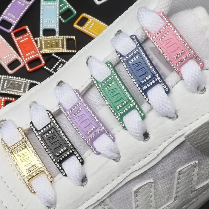 Breloques de chaussures en diamant AF1, lacets de rencontre, lacets lumineux en métal de qualité, dé