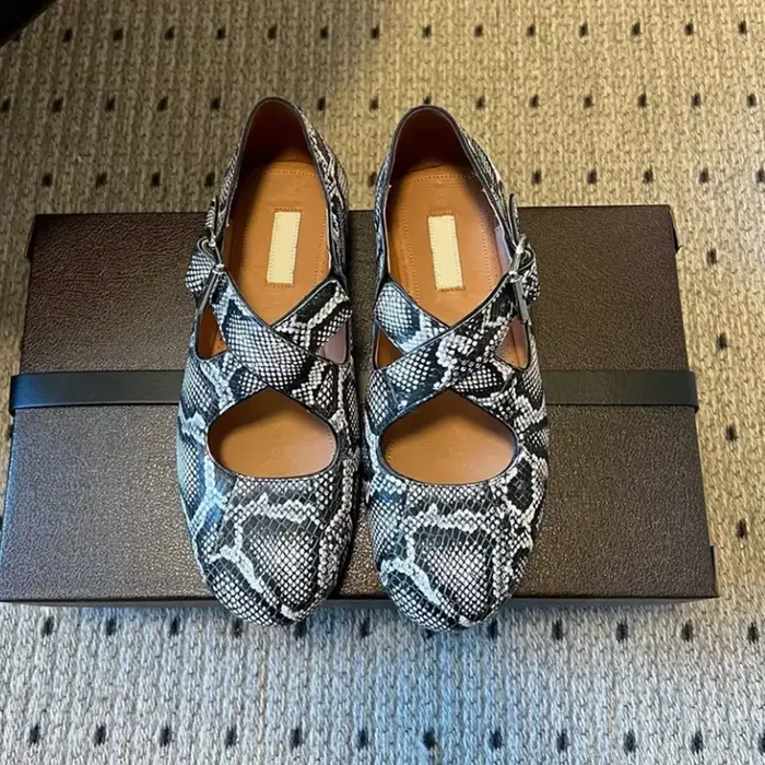 Chaussures plates en velours pour femme