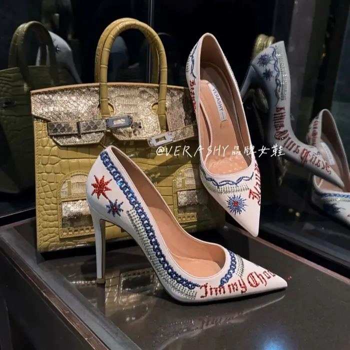 Chaussures à talons hauts brodés pour femmes