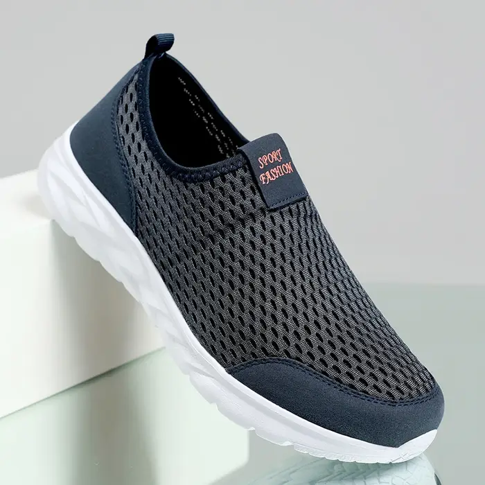Chaussures pour hommes quatre saisons Couple chaussures de course de sport femmes respirant chaussure de marche maille doux confort classique baskets plates