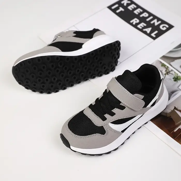 Baskets pour enfants 2025 chaussures de course athlétiques légères pour enfants mode filles garçons chaussures en plein air décontracté Snekaker chaussures de marche nouveau