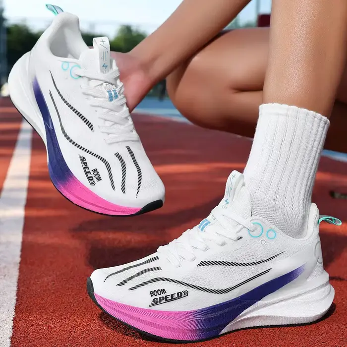 Chaussures de course pour hommes 2026 à succès avec technologie de plaque en carbone