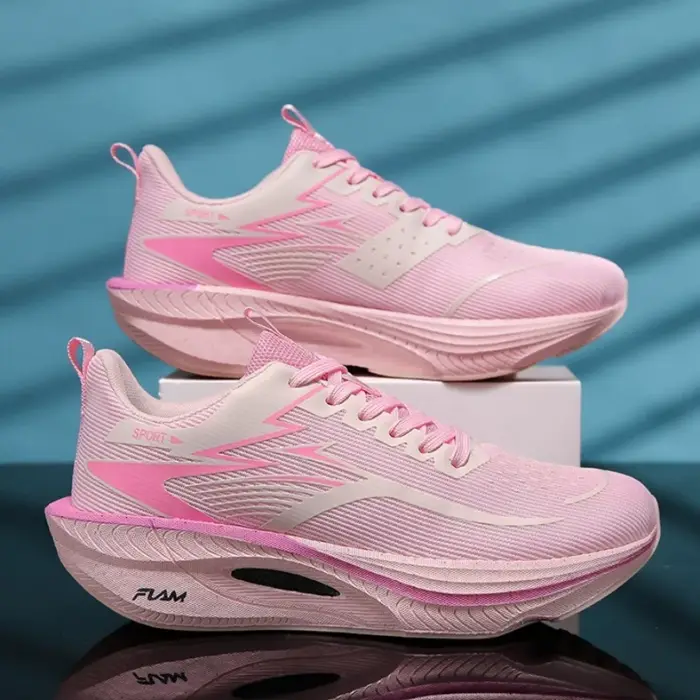 Chaussures de sport décontractées 2026 pour hommes, baskets respirantes légères en maille noire pour l'extérieur, chaussures de course athlétiques, chaussures de marche pour femmes