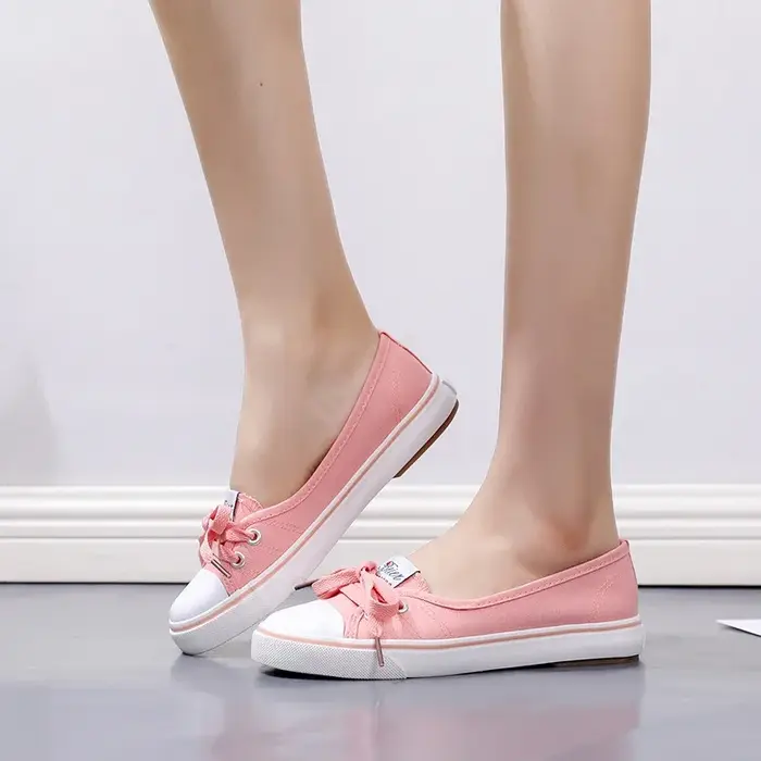 2023 baskets Chaussures pour femmes Zapatillas Mujer solide Sapatilha Feminina Zapatilla Tenis Feminino à lacets blanc