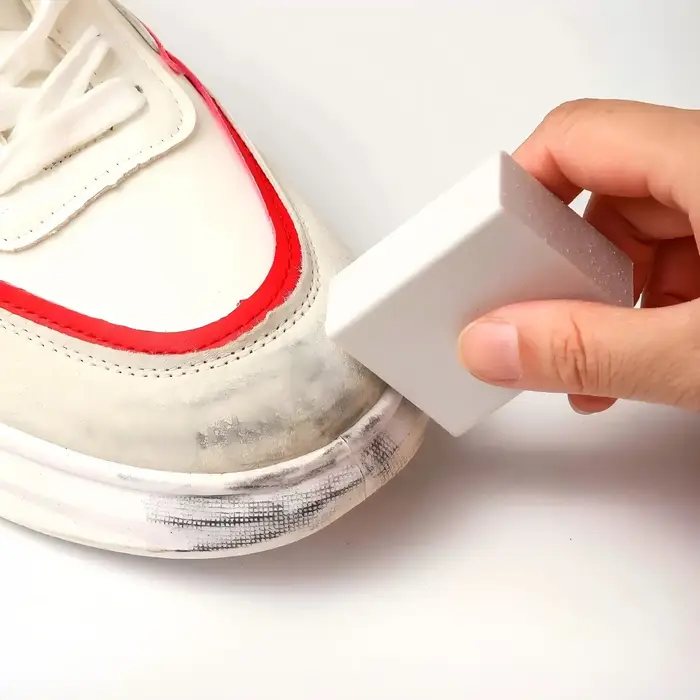 Gomme Nettoyante pour Chaussures - Revitalisez vos baskets avec cette brosse