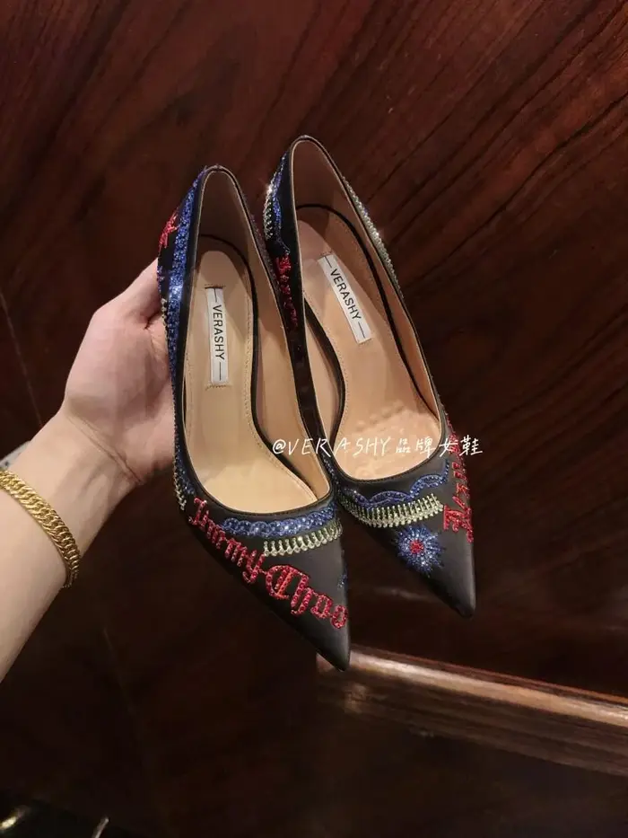Chaussures à talons hauts brodés pour femmes