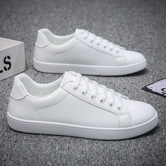 Baskets blanches décontractées pour hommes, chaussures de skateboard plates en cuir, à lacets, respirantes, pour la marche quotidienne, bon marché, 39-44