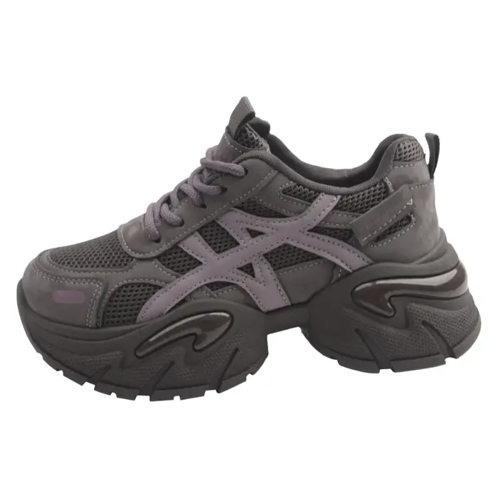 Chaussures de sport tendance à plateforme style 'Dad Shoes'