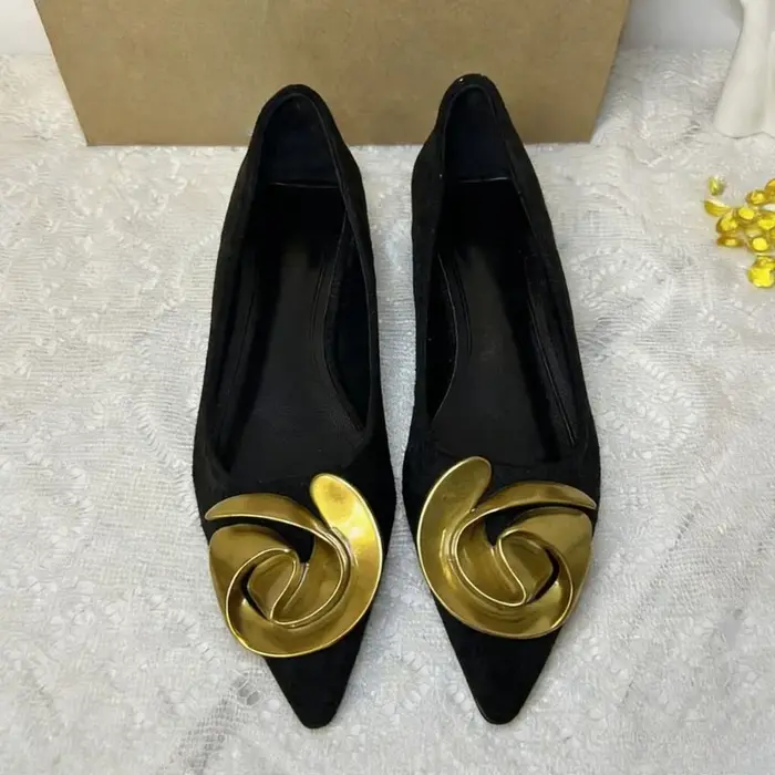Chaussures de bureau noires à enfiler pour femmes