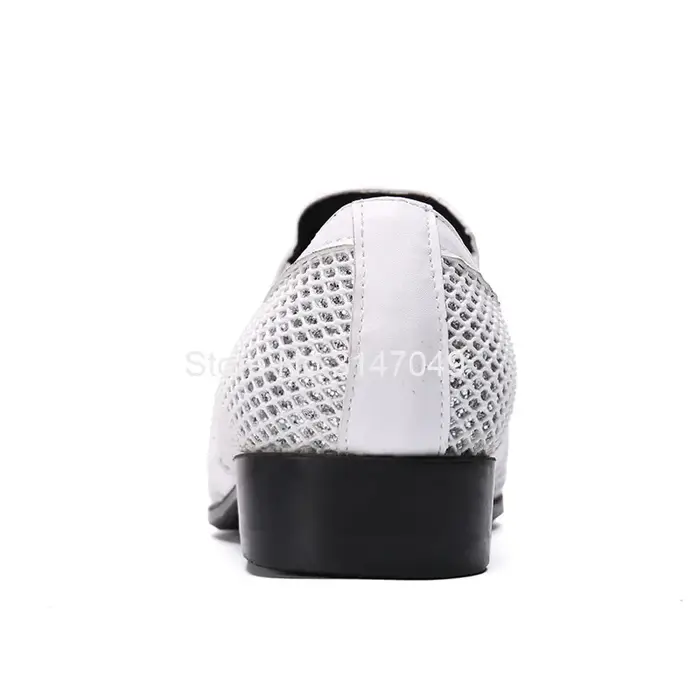 Chaussures de mariage pour hommes à bout pointu blanches avec anneaux en cristal