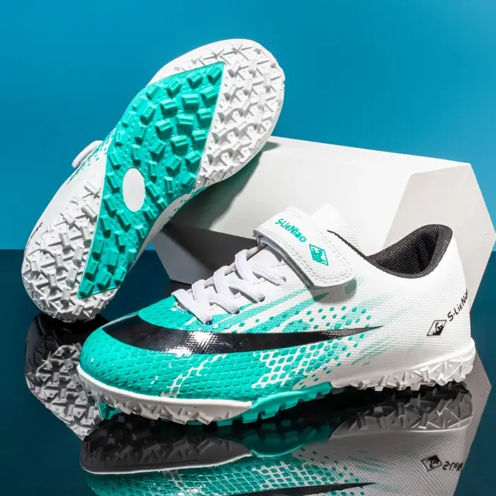 Nouvelles chaussures de football pour enfants, chaussures de sport d'intérieur, entraînement de futsal, match sur gazon, chaussures de sport ultralégères confortables pour adultes, chaussures de footb