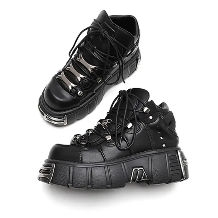 Chaussures à plateforme pour homme style punk, bottes à lacets à bout rond et semelle épaisse, chaussures décontractées pour femme avec décoration métallique gothique, nouvelle collection 2026
