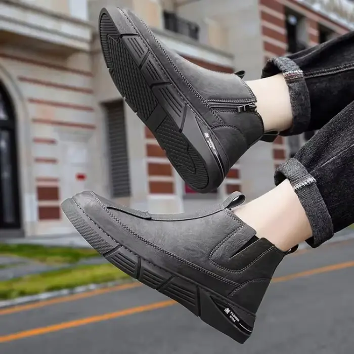 Hommes baskets chaussures en cuir bottes hautes anti-dérapant résistant à l'usure imperméable moto hommes botte de sécurité Chelsea Bota Masculina