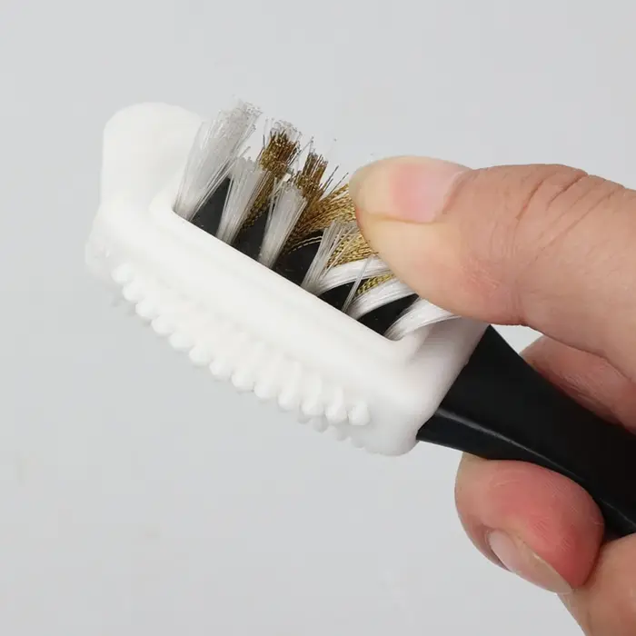 Kit de Nettoyage pour Chaussures en Daim et Cuir – Nettoyant pour Chaussures en Velours avec Brosse – Élimine les Taches – Nettoie les Baskets en Daim – Soin Doux pour Chaussures