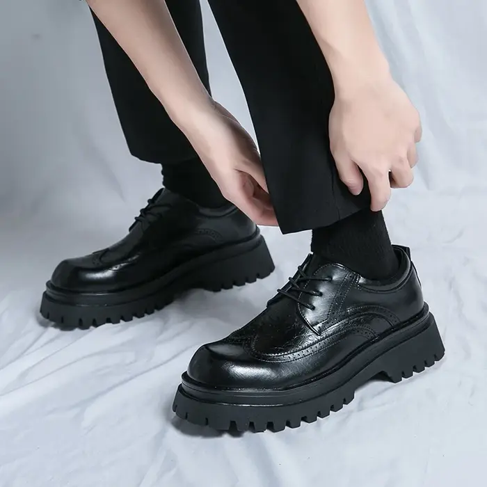 Chaussures formelles en cuir verni pour hommes