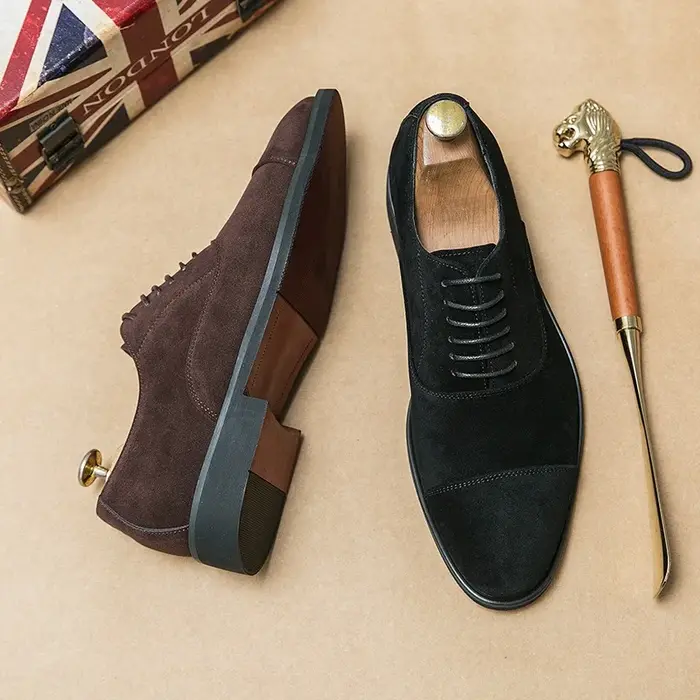 Nouvelles chaussures pour hommes de luxe en daim