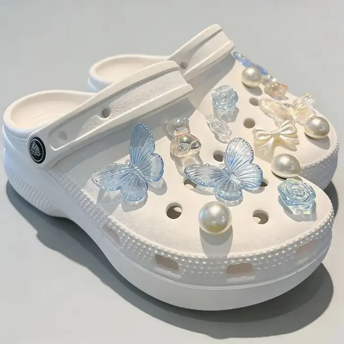 Offre Spéciale : Breloques de chaussures florales pour chaussures à trous, style mignon et féminin, bijoux de chaussures élégants, vintage, en perles et papillons, design de créateur, polyvalents