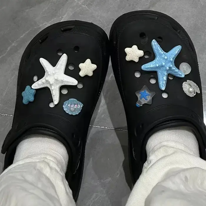 Breloques DIY pour chaussures en forme de coquillages avec pierres de lave océaniques et pinces étoiles de mer pour sandales et chaussons d'été – Cadeau décoratif pour femme