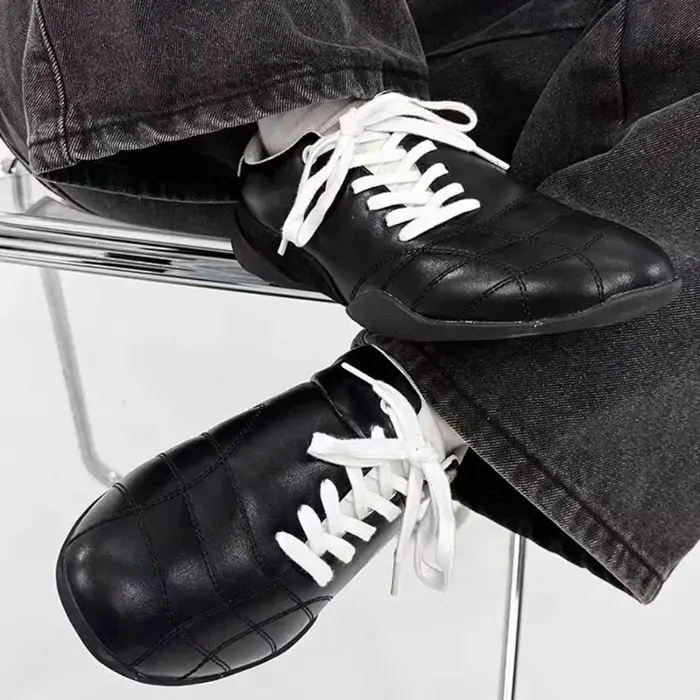 2025 femmes noir décontracté football Style baskets appartements Chic lacets chaussures de marche confortables femme formateurs de haute qualité