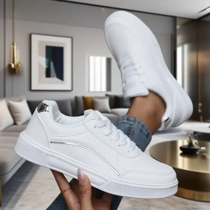 Baskets basses blanches élégantes pour femmes, légères, respirantes, tendance, pratiques, chaussures décontractées, esthétique tendance, chaussures de course