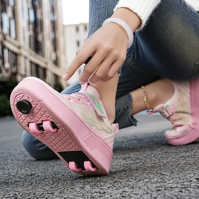 Chaussures de marche à roulettes pour enfants, baskets de sport à quatre roues pour étudiants, idéales printemps-été