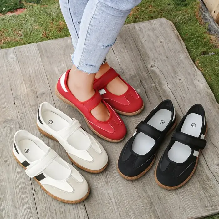 Baskets pour femmes 2026 Nouvelle mode Chaussures de créateur unies à bout peu profond Printemps Automne Mocassins à
