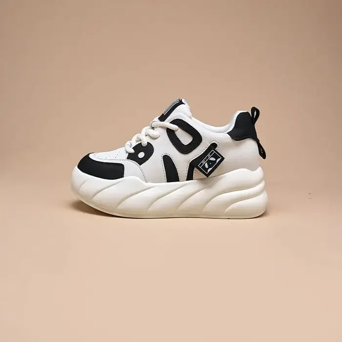 Chaussures Panda Noires et Blanches Polyvalentes Décontractées et Sportives pour Femme – Nouvelle Co