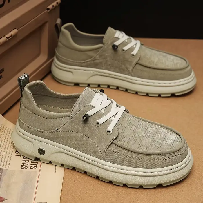 Chaussures décontractées pour hommes en daim kaki avec empiècements