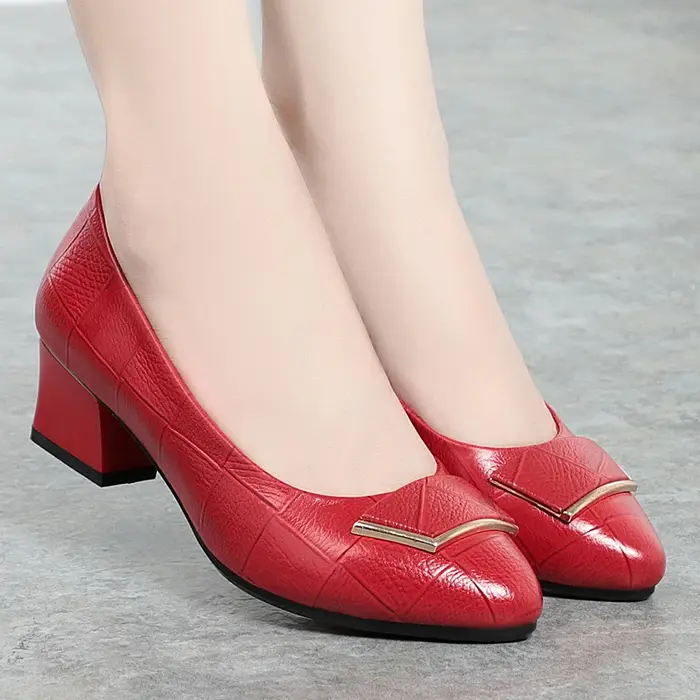 Chaussures provoqué en cuir véritable à talon moyen pour femmes