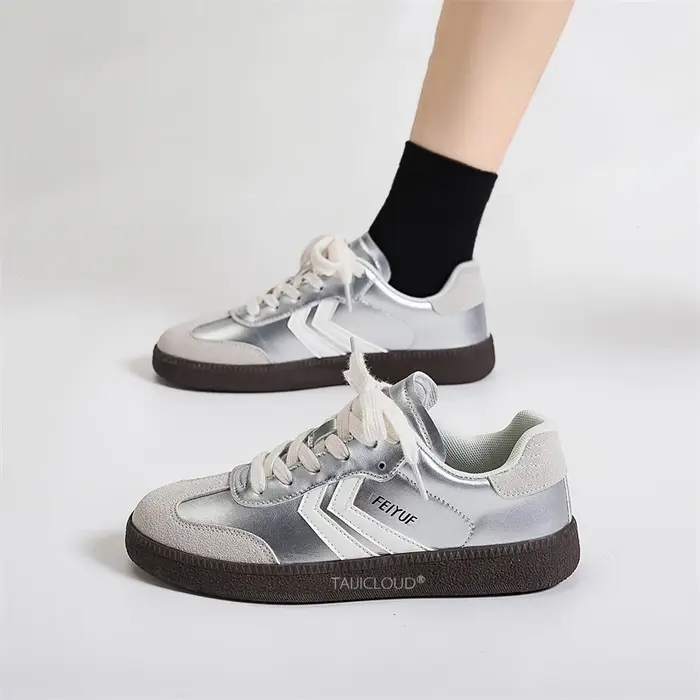 Chaussures d'entraînement rétro allemandes pour femmes