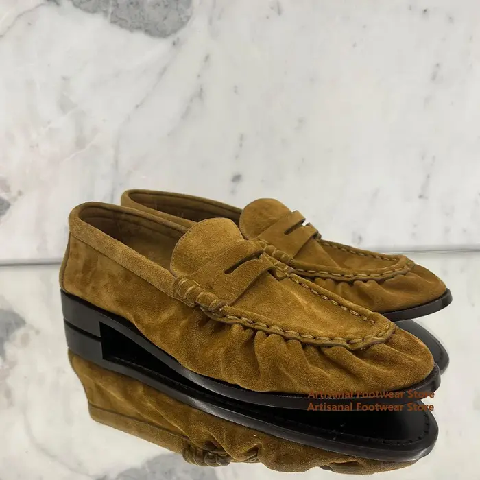 Mocassins en daim marron style vintage