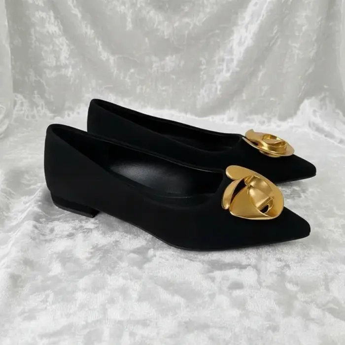 Chaussures de bureau noires à enfiler pour femmes
