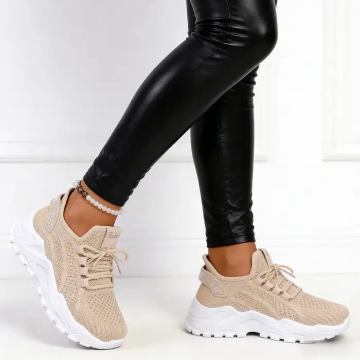 Chaussures de sport élégantes, respirantes et tricotées pour femmes. Nouvelles chaussures décontract