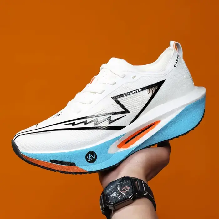 Chaussures de course spécialisées planche de carbone Marathon hommes sport respirant léger femmes confortables baskets athlétiques