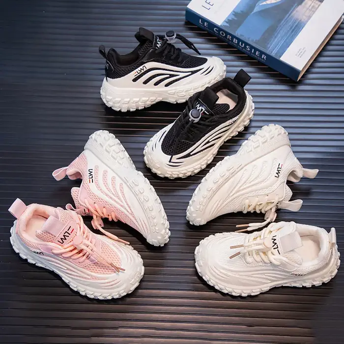 Chaussures de sport respirantes et réfléchissantes pour enfants