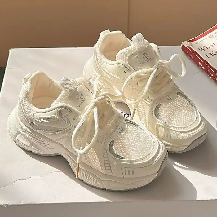 2026 Baskets et chaussures plates vulcanisées pour femmes
