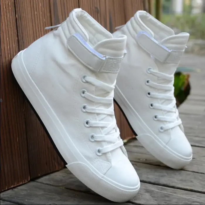 Chaussures montantes en toile blanche pour hommes