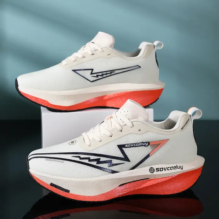 Nouvelles chaussures de course à pied avec plaque en carbone
