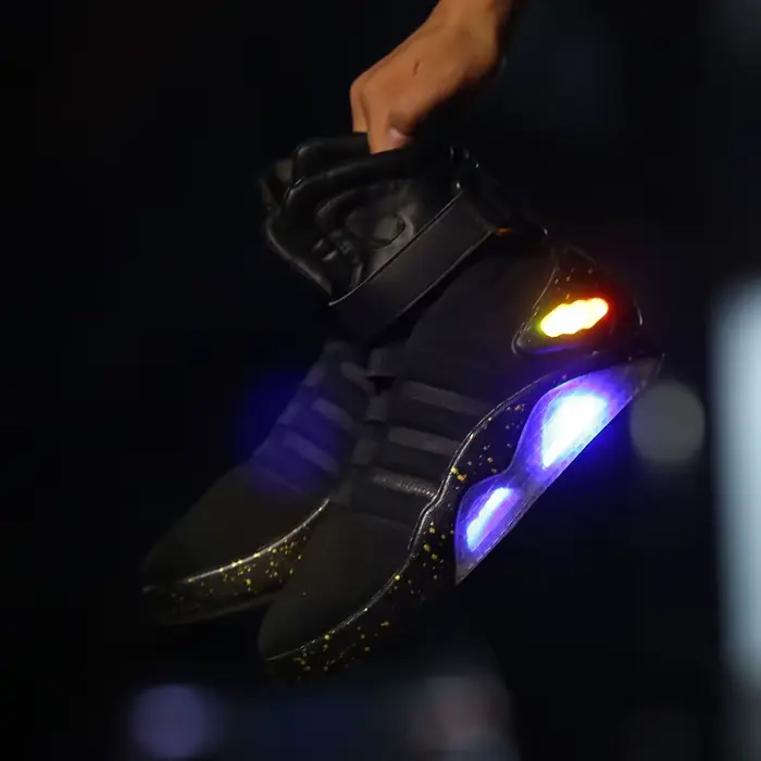 Chaussures de skateboard nouvelles bottes LED pour hommes