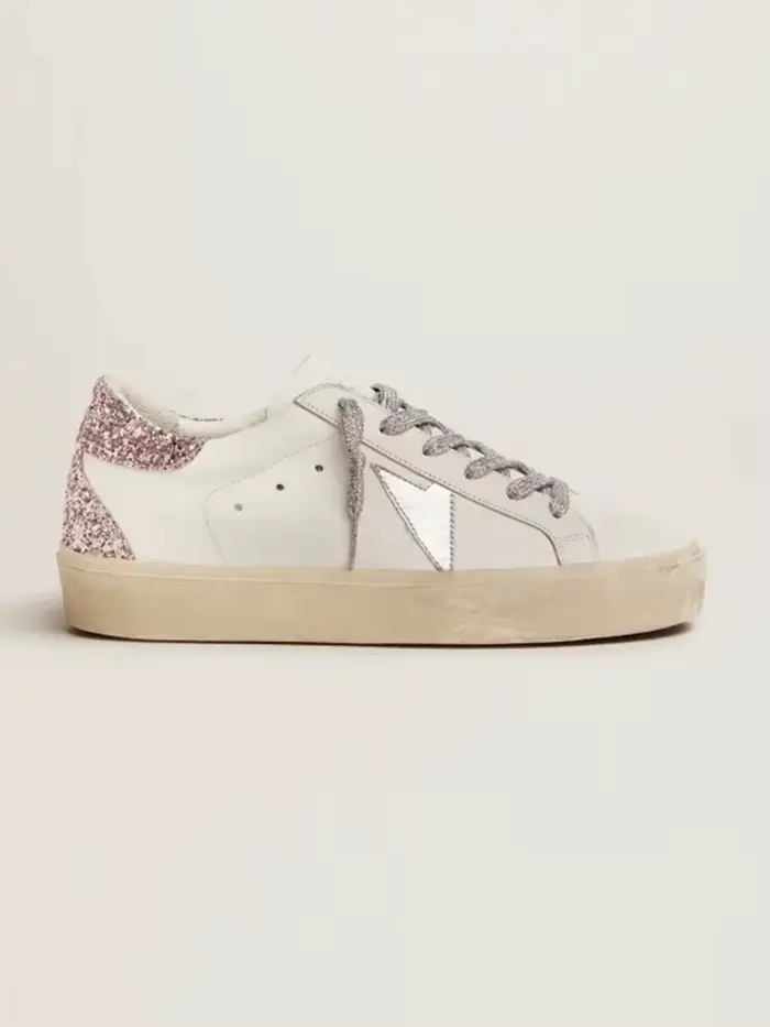 Chaussures de basket usagées avec amortissement pour l'absorption des chocs