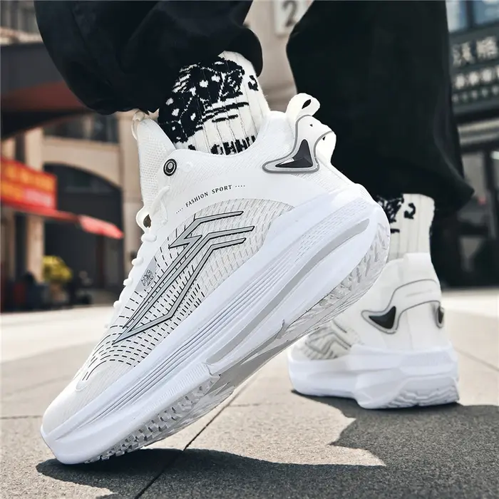 Nouvelles chaussures de basket-ball à tige haute