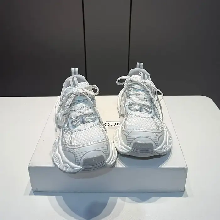 Chaussures de papa tendance pour femmes, baskets d'été respirantes, blanches, fines, rehaussantes, d