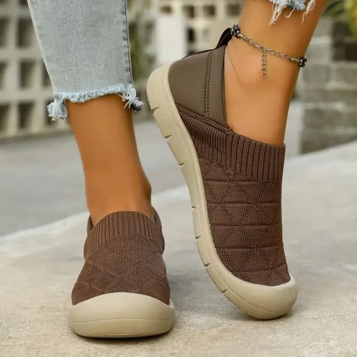 Chaussures de sport décontractées pour femmes 2026, nouvelle collection polyvalente, confortables, légères, en tissu, pour la maison