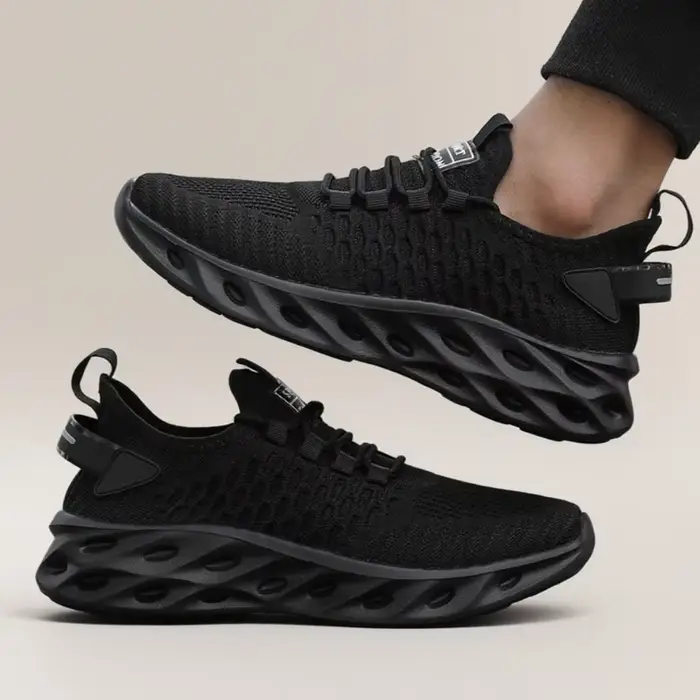 Les chaussures de marche pour hommes sont respirantes