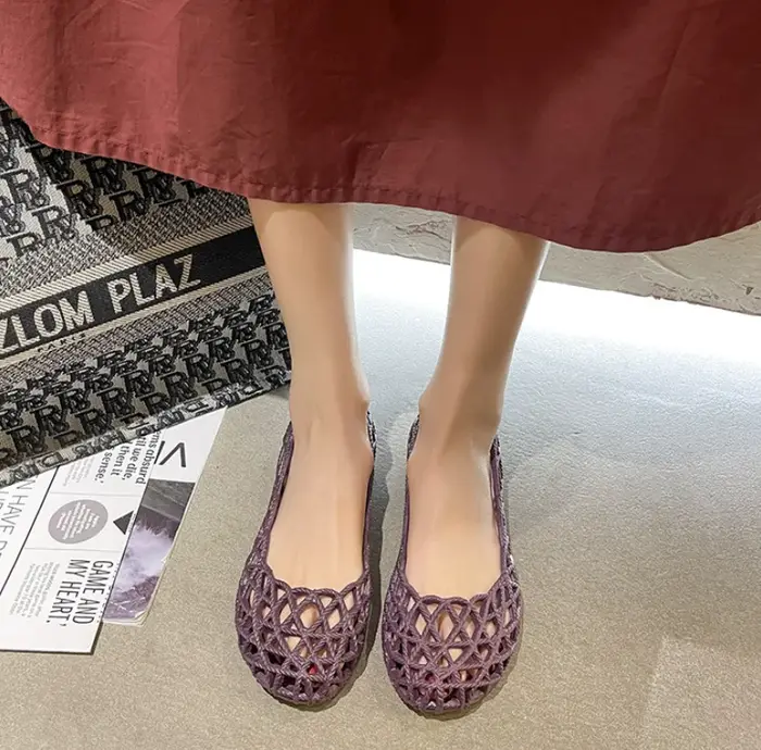 Sandales de plage pour femmes, chaussures plates en plastique, respirantes, à la mode, avec bout pla