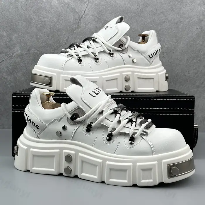 Hommes chaussures 2025 nouvelle semelle épaisse hauteur augmentant chaussures décontractées tendance populaire Niche Design confortable antidérapant plate-forme baskets