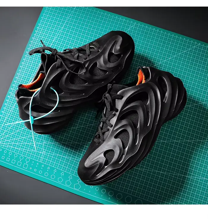 Nouvelles chaussures pour hommes : Mocassins décontractés et tendance à découpes pour le printemps