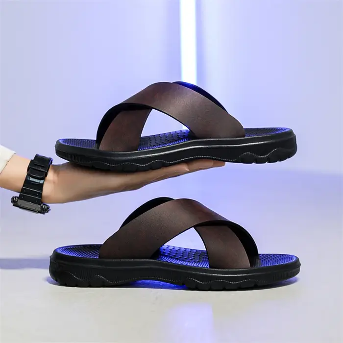 Nouvelles pantoufles en cuir pour hommes